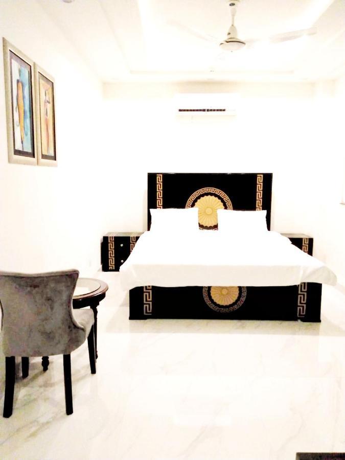 Jade Dragon Hotel Dha Lahore Exteriör bild